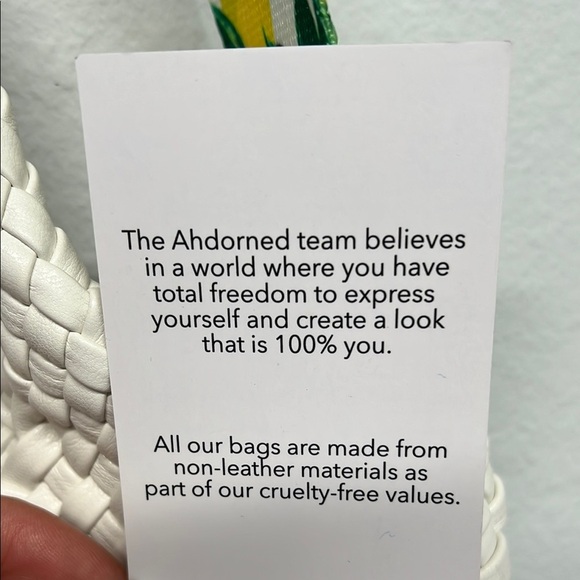 Ahdorned | Vegan Tote Bag w/ Lemon Removable Crossbody Strap ๐ - Picture 7 of 16